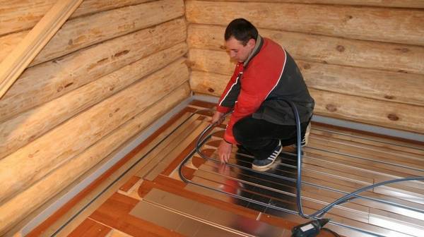 Как можно сделать хороший теплый пол в деревянном доме с фото