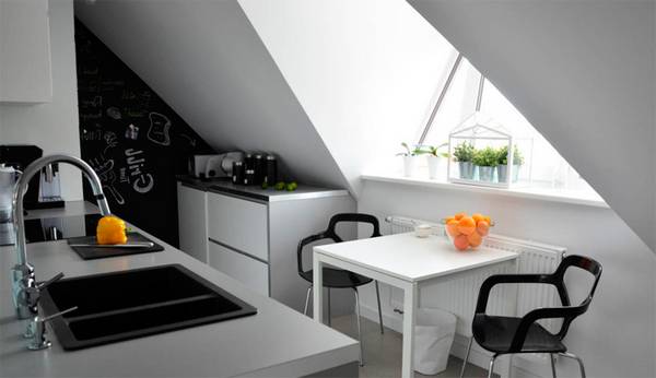 Кухонные столы и стулья для маленькой кухни - фото