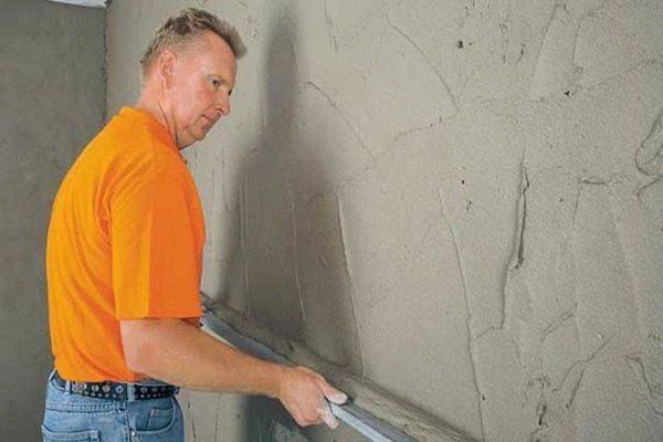 Как делать штукатурку стен цементным раствором - фото